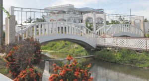 The Kissing Bridge that is still slated for demolition