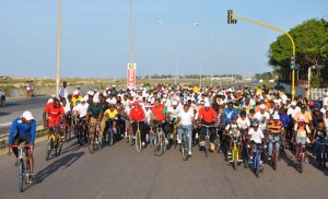 Flashback! Dr. Frank Anthony (centre) leading off at the inaugural BIG RIDE in 2009.