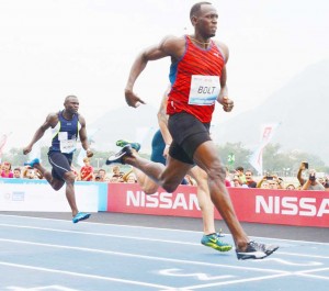 Usain Bolt wins the “Mano a Mano” challenge in Brazil. (REUTERS/Ricardo Moraes)