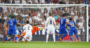 Juventus’ Alvaro Morata scores their first goal. (Reuters/Tony Gentile)