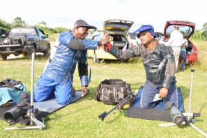 National Captain Mahendra Persaud (right) and Caribbean and Guyana Individual champion, Lennox Braithwaite.