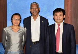 President David Granger with General Manager of CHEC, Xiaofeng Wang and his Assistant, Zhimin Hu.