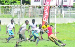 Samson Culpepper tries in vain to penetrate a solid NOC defense.