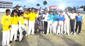 West Indies T20 Captain Darren Sammy took time for his busy afternoon yesterday to meet the U-13 cricketers at Bourda.