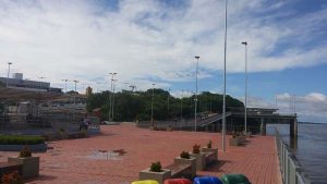 The Orla Taumanam walkway along the Rio Branco.