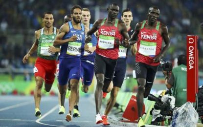 Kenya’s Rudisha retains 800m title