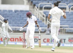 Ishant Sharma removed Rajendra Chandrika before rain interrupted play, West Indies v India, 2nd Test, Kingston, 4th day, August 2, 2016 ©Associated Press