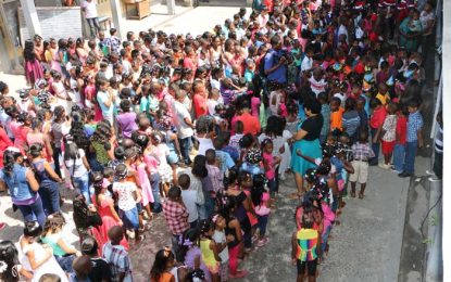 Wesleyan Church extends goodwill to Vreed-en-Hoop Primary pupils