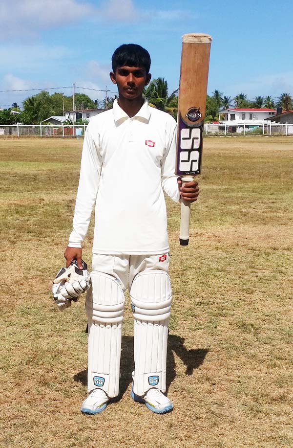 https://www.kaieteurnewsonline.com/images/2017/10/Chanderpaul-Govindan-after-his-innings-copy.jpg