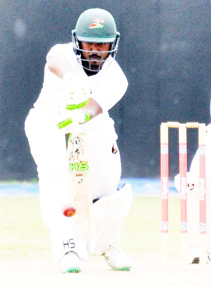 https://www.kaieteurnewsonline.com/images/2018/01/Chanderpaul-Hemraj-top-scored-with-40-yesterday-as-Jaguars-struggled-to-136-8-as-Jaguars-beat-Scorpions-by-2-Wkts.jpg