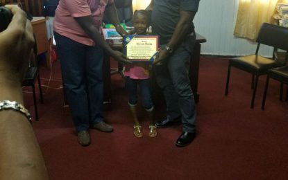 Police Force, Benschop Foundation  reward 7-yr-old heroine for bravery