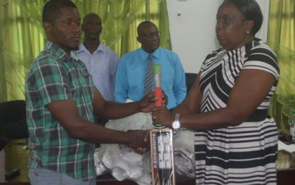 RDC Ten donates cricket gears to Ituni CDC