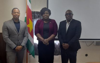 DoS Ninvalle pays courtesy call on Suriname Minister of Sport