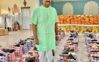 Berbice Hindu Society donates food hampers to vulnerable families