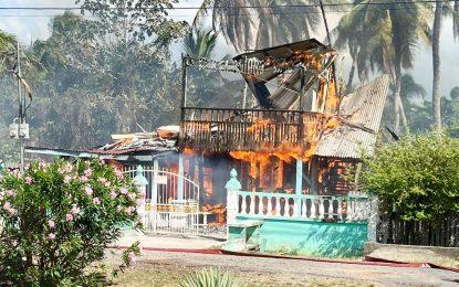 Fire destroys Corentyne houses as child plays with lighter