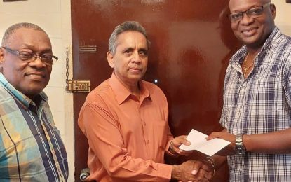 Canadian-based Guyanese donates to the development of youth cricket