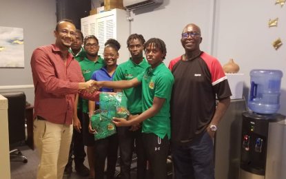 S&L Electrical Agency donates t-shirts to National U19 Rugby team