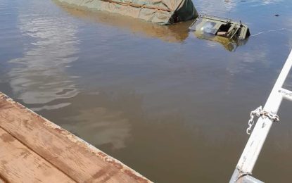 Truck slips into Essequibo River following brakes failure