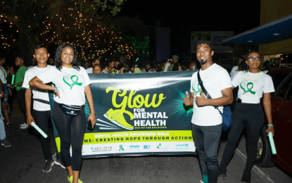 Hundreds walk to promote good mental health