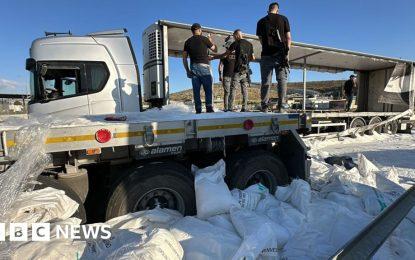 Israeli protesters block aid trucks destined for Gaza