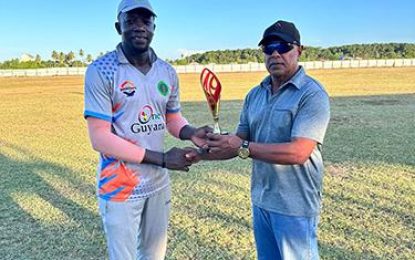 Vantull stars in Hawks narrow 3-wicket win