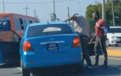 Minibus driver, conductor who assaulted man arrested