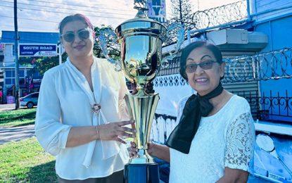 Trophy Stall hands over trophies for Kennard Memorial Turf Club Boxing Day Horse Race meet