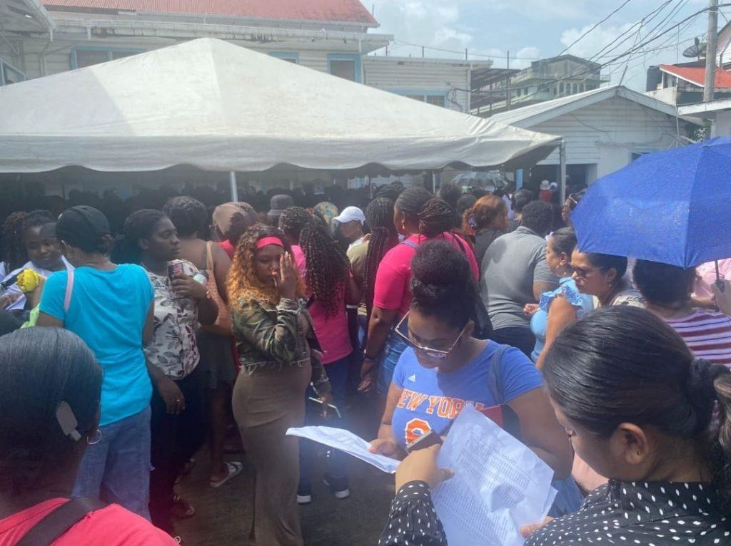 Chaos as teachers join lines for $100K cash grant