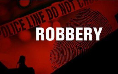 Businessman, wife robbed at gunpoint