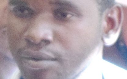 Cops accused of robbing miners of raw gold