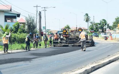 Road users bemoan poor traffic management at East Bank Highway expansion sites at night