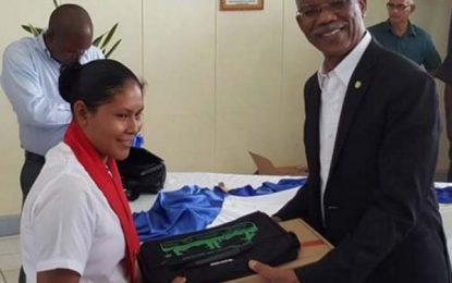 Teachers’ laptop distribution in full swing
