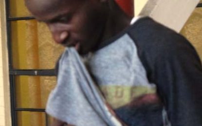 Porter accused of robbing cops at crime scene remanded