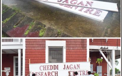 Ministry of the Presidency staff attempt takeover of Red House before eviction date