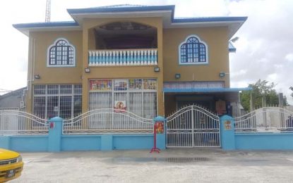 Bandits invade supermarket, beat owner