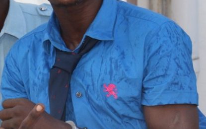 Murder accused beaten by inmates after threatening to kill prison officers