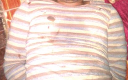 Cop turns Thief! – caught in the act, tied up and beaten