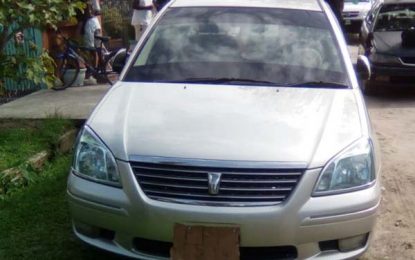 Ex-con hijacks car, leaves partner behind in taxi