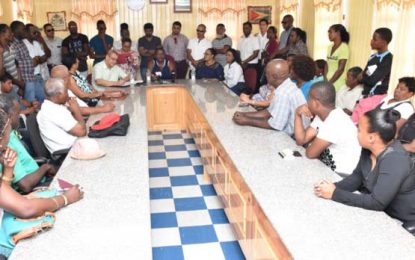 Small miners ‘syndicate’ flexes muscles on exploiting ‘landlords’