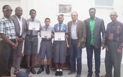 Dr. Rupert Roopnarine pledges support for school chess programme
