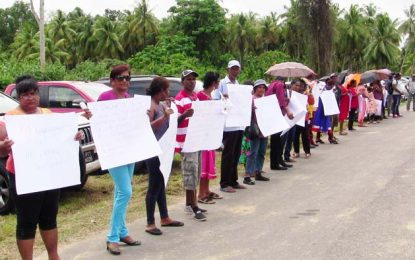 Sugar protestors greet Highbury’s Arrival Day celebrations