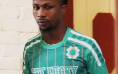 Angry prisoner chucks, tosses trash can at Police Inspector