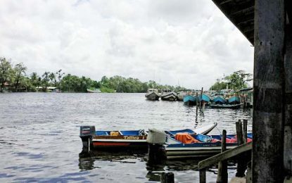 Pomeroon River swollen; Charity floods