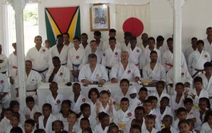 Top IKD Chairman & Chief Instructor, Woon-A-Tai Grades 140 Karate Students