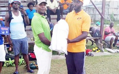 Carl Hooper Buxton CC fund raiser…Old Bloods beat Young Bloods