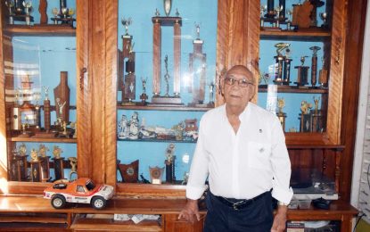 Founding member and decorated racer Pat Holder honoured by GMRSC