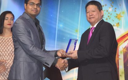 GCCI recognises several entities, entrepreneurs for outstanding service