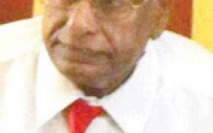 Man accused of hiring hit man walks free