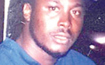 Two admit to role in America Street robbery/murder