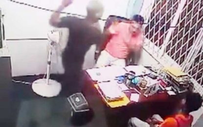 Gun-toting ‘customers’ rob bottled water facility